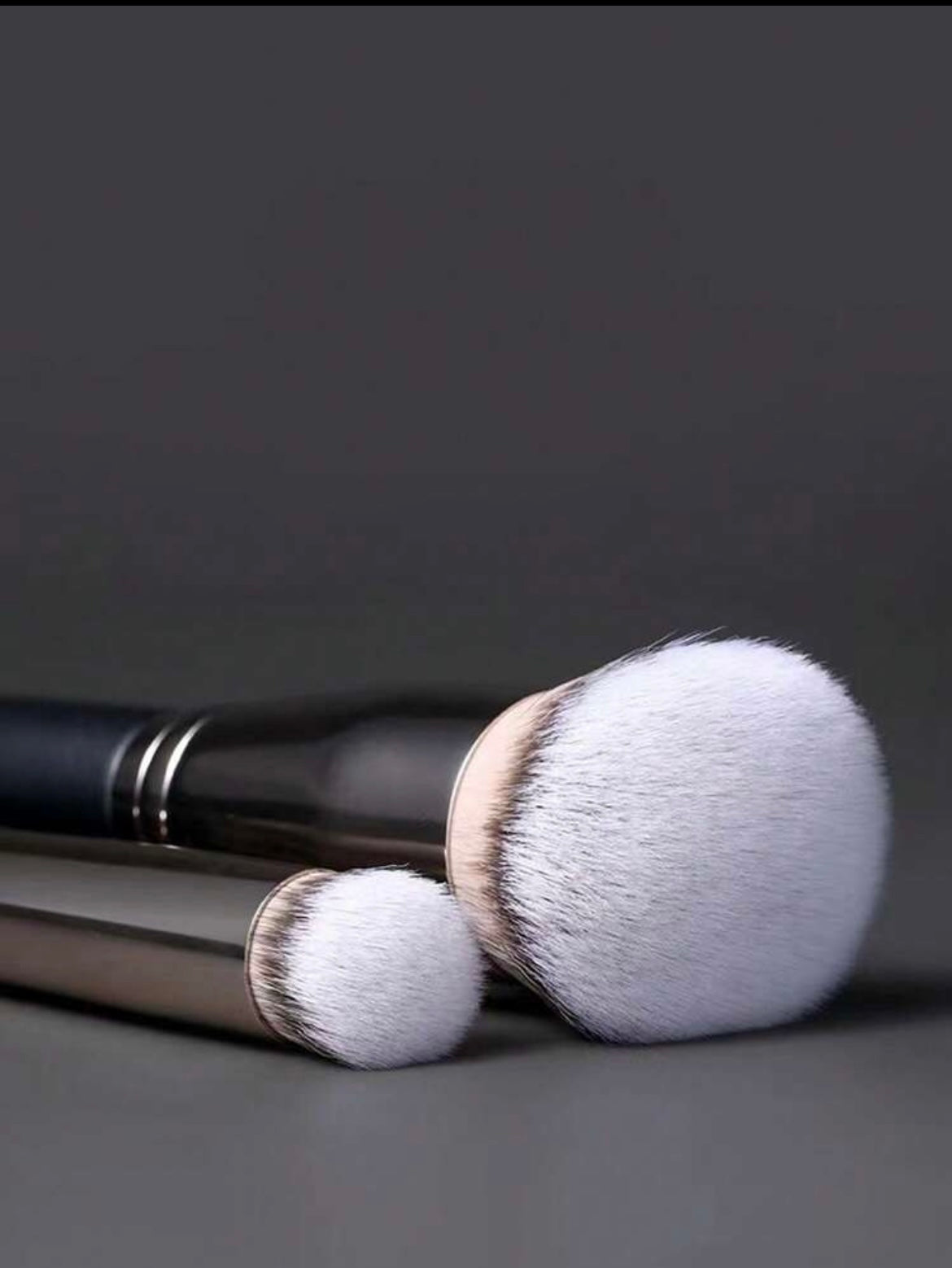 3 Pièces pinceaux, fond de teint,  blush, correcteur et contour